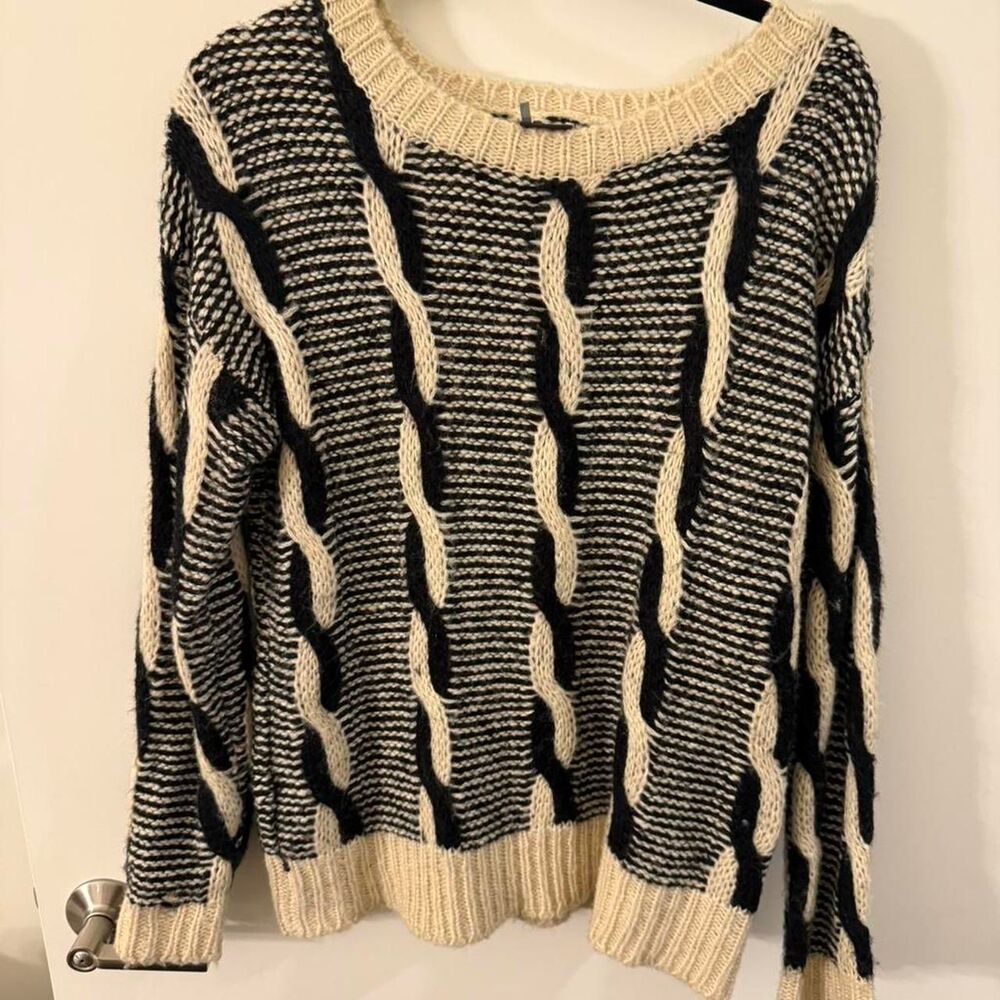 Urban Outfitters Y2K Sparkle & Fade Cable Knit Fisherman Sweater Coastal Grandma